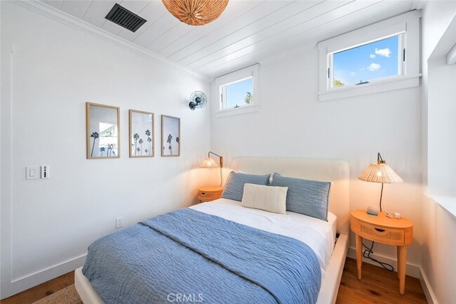 Building Photo - 358 Cliff Dr