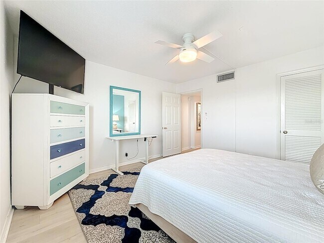 Building Photo - 400 64th Ave