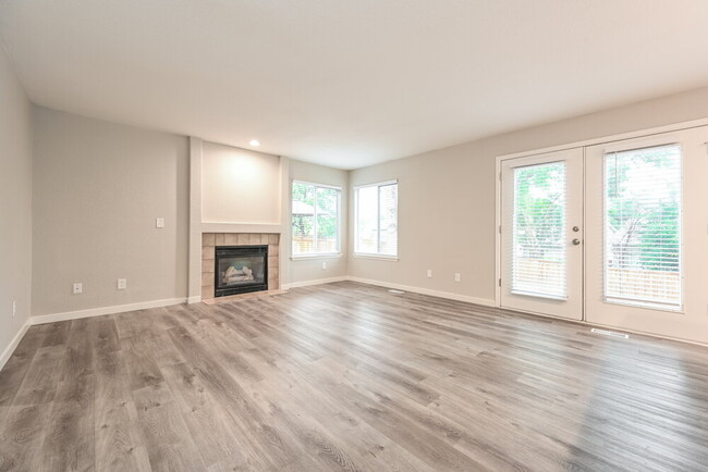 Building Photo - 9978 Deer Creek Ln