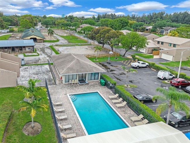 Building Photo - 4930 S University Dr