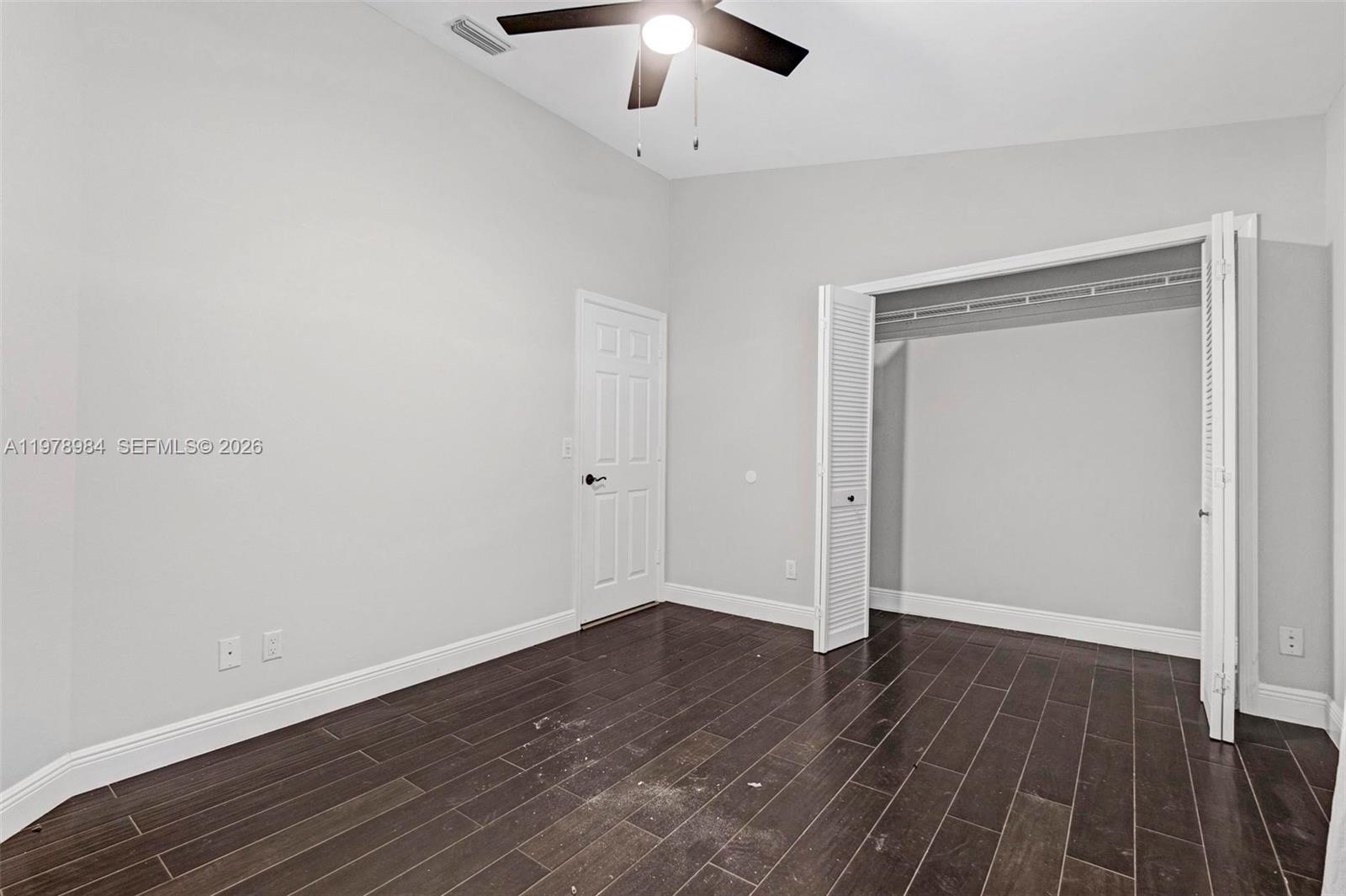 Building Photo - 5621 Carriage Ln