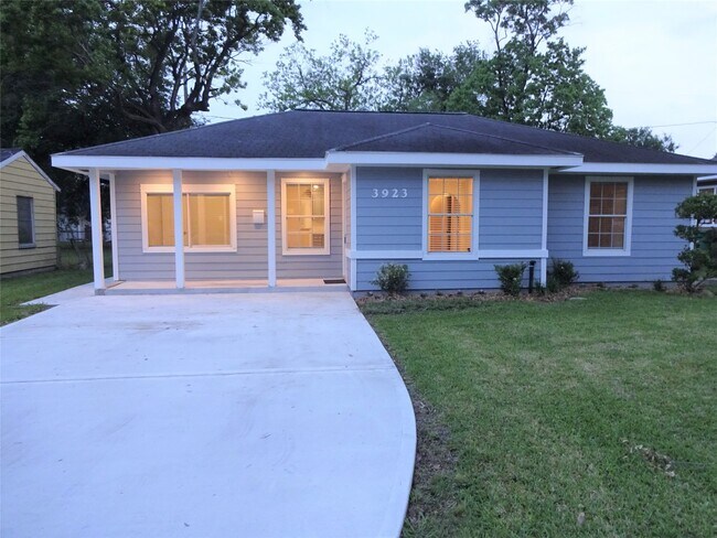 Building Photo - 3923 Cosby St