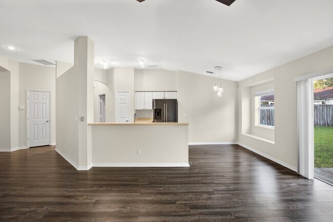 Building Photo - 10613 Little Bend Ln