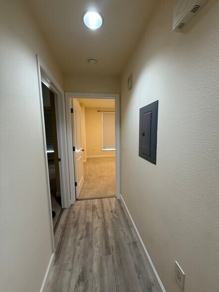 Hallway - 423 7th St