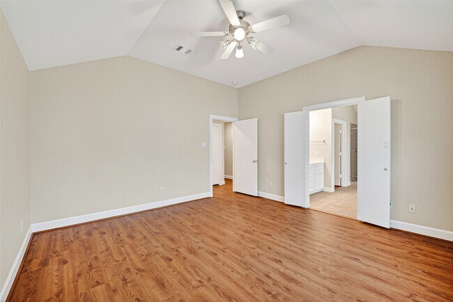 Building Photo - 3730 Main Poplar Dr