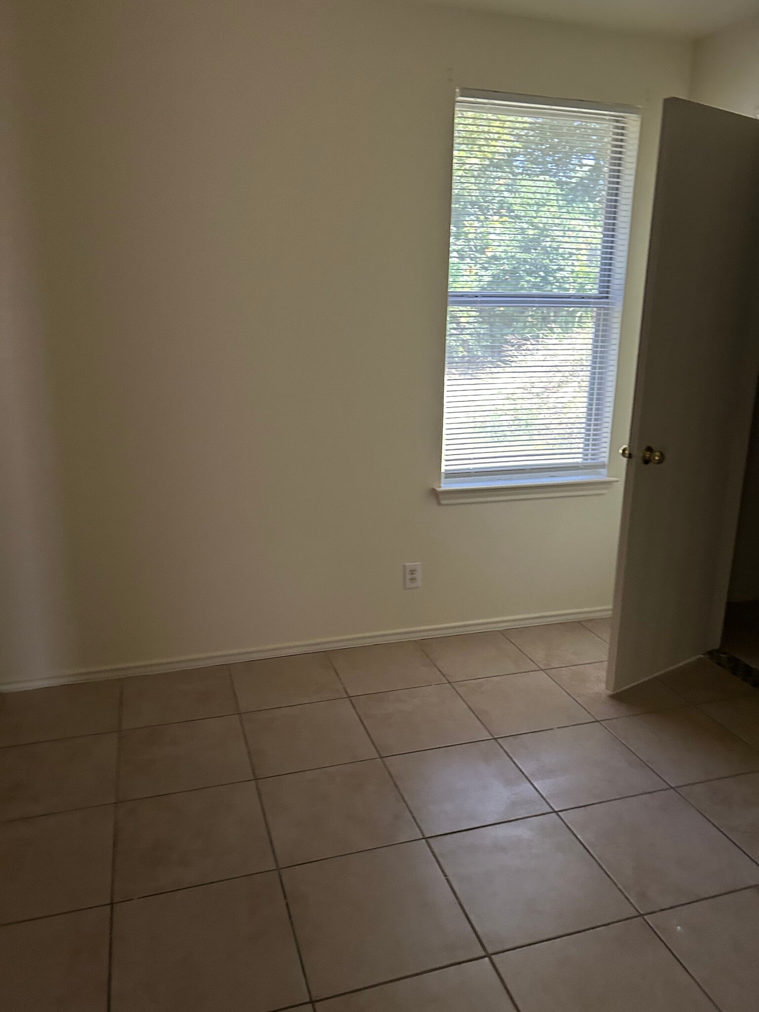 Building Photo - 3505 Northcrest Dr