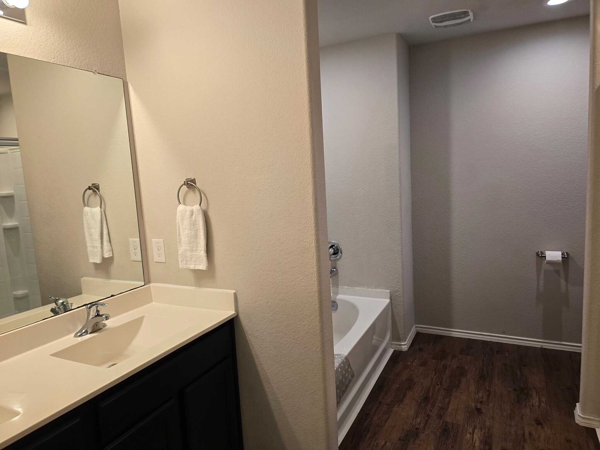 Building Photo - 5407 Dovetail Arbor Trce