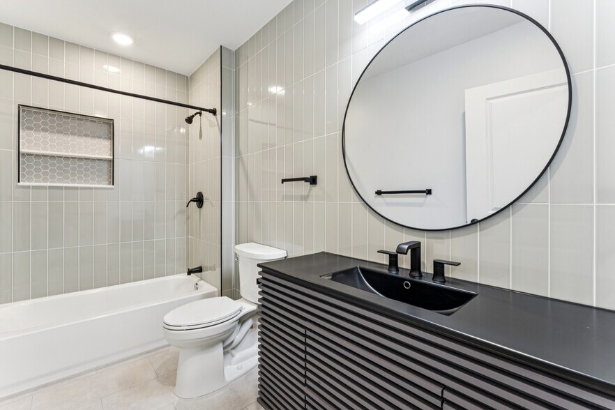 Building Photo - 84 Hollywood Ave