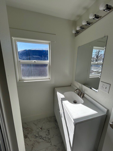 Building Photo - 301 E 4th St