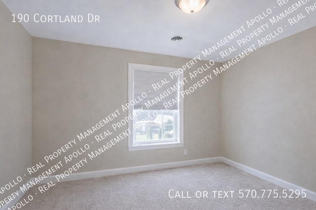Building Photo - 190 Cortland Dr