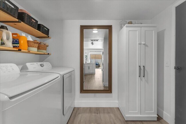 Building Photo - Modern 3-Bed Home in Green Valley – Beauti...