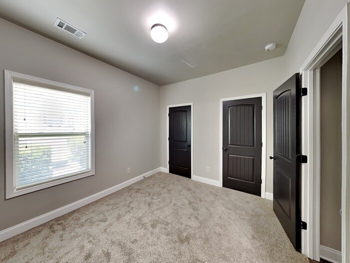 Building Photo - 1561 Cobblefield Cir