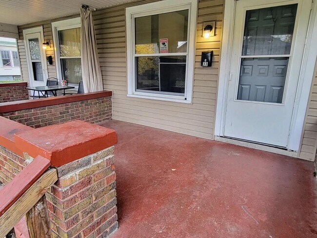 Building Photo - 33 E Norman Ave