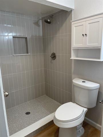 Building Photo - 713 Leading Ln