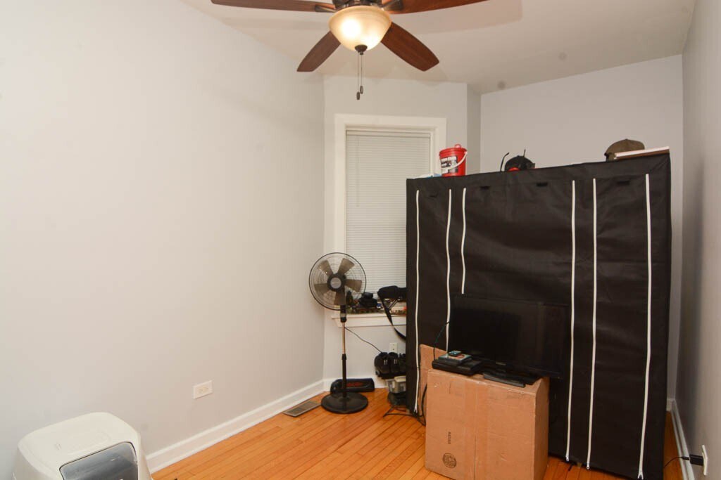 Building Photo - 1722 W Fletcher St