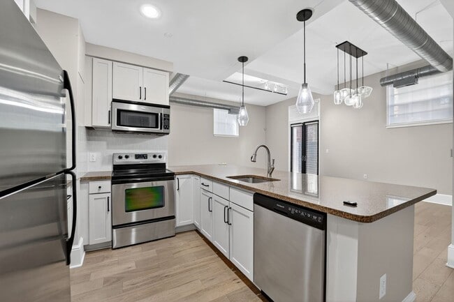 Building Photo - Available Now! 2 Bed // 2 Bath in Bloomingdale / Ledroit Park with Parking!