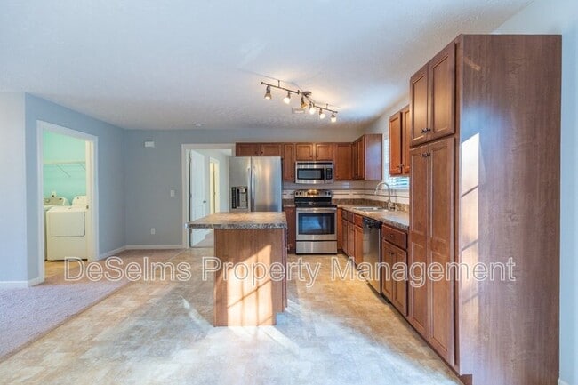 Building Photo - 1536 Passage Dr