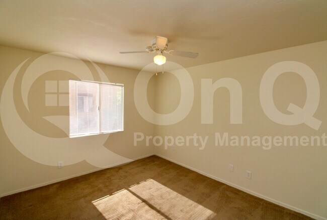 Building Photo - 1810 E Blacklidge Dr