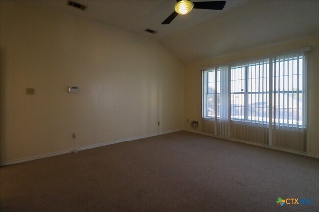 Building Photo - 608 Totem Trail