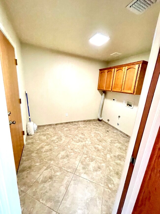 Building Photo - 3572 E Moreno Ln