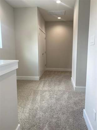Building Photo - 3344 Pinemont Dr