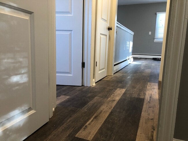 Building Photo - Beautiful Remodeled Ranch Home on 1/2 Acre...