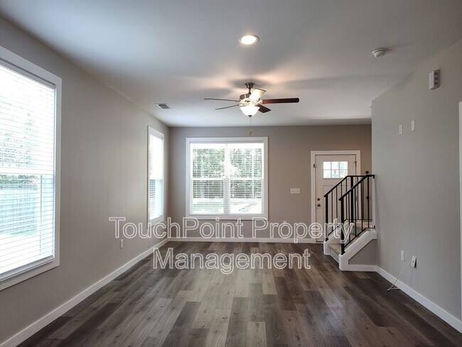 Building Photo - 4525 Lindsay Ln