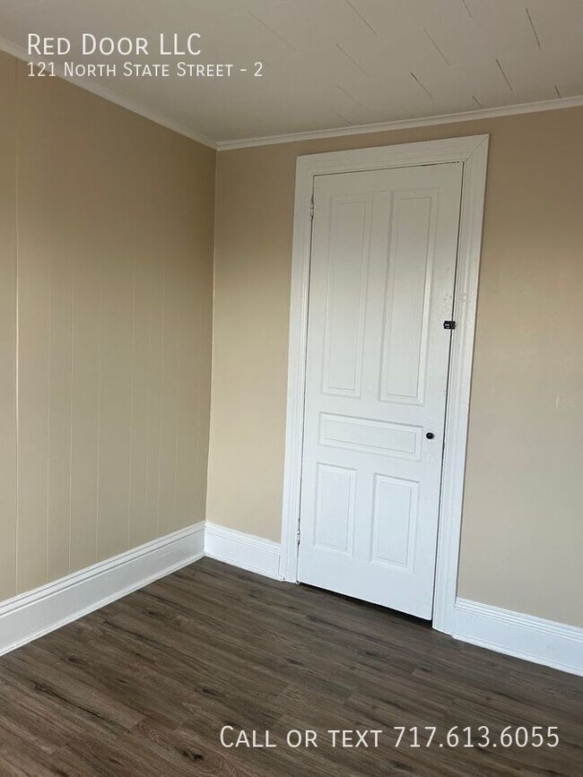 Building Photo - 121 N State St