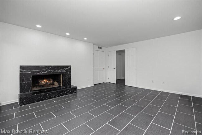 Building Photo - 3332 Barlyn Ln