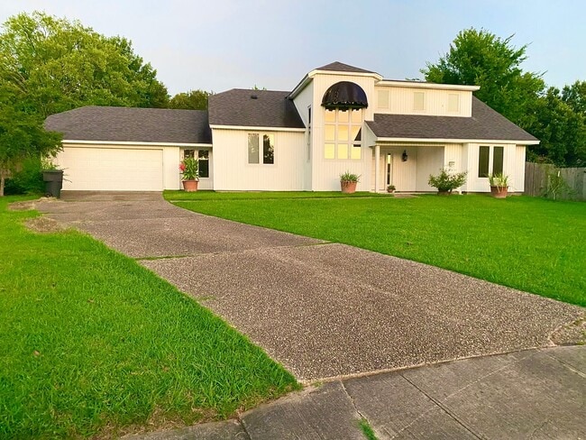 Primary Photo - ** NEW GREENACRES PLACE 3/2 HOME **