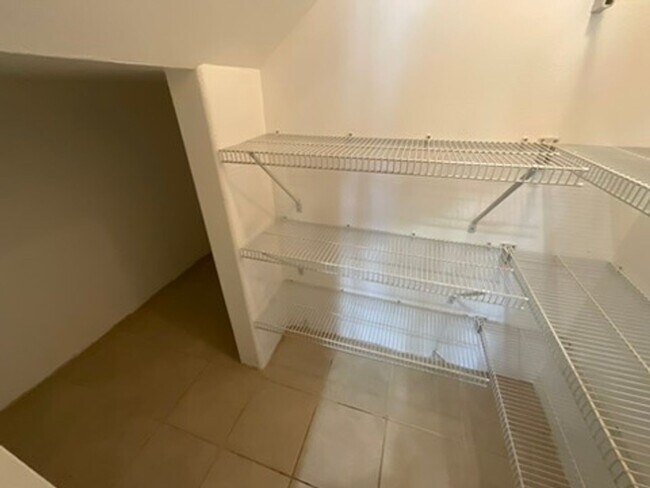 Building Photo - 4 bedroom, 2.5 bath, Mountain and Ocean Balcony Views, Solar Panels