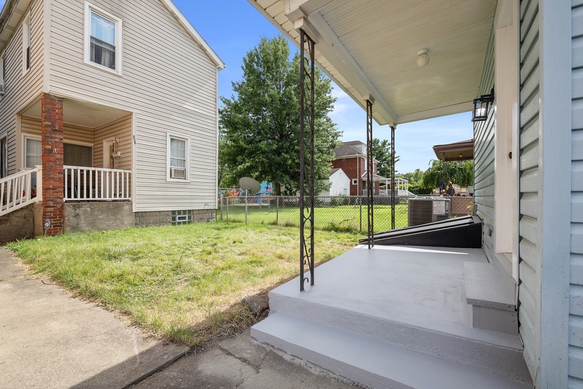 Building Photo - 503 3rd Ave