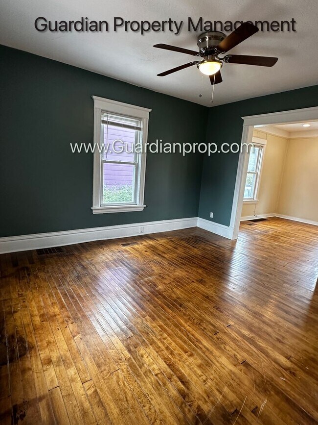 Building Photo - Northeast Minneapolis Single Family Home, Dishwasher, Hardwood Floors, W/D in Unit