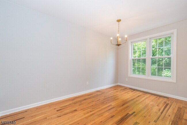 Building Photo - 388 Morris Ave