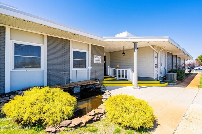 Building Photo - 55 Scarborough Pl