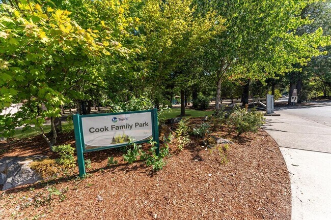 Building Photo - Renovated 4-bdrm, 2-bath Tualatin home—Corner lot, fenced yard, & prime location