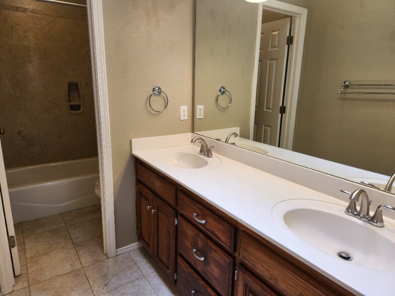 Building Photo - 7702 Progress Dr