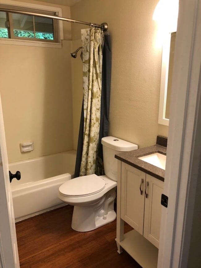 Building Photo - 118000