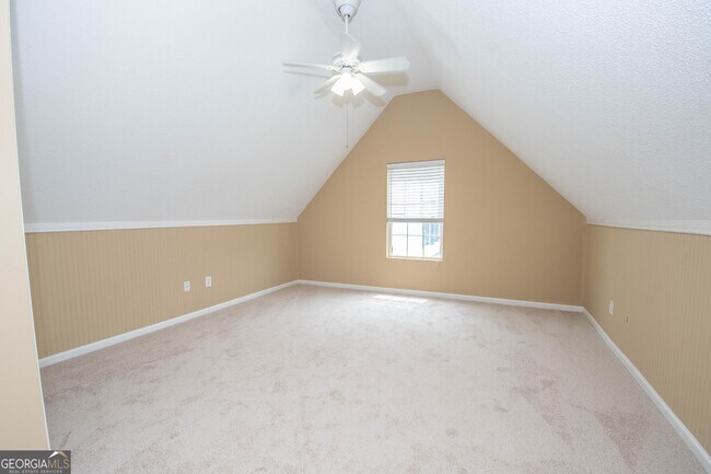 Building Photo - 74 Roxbury Ln