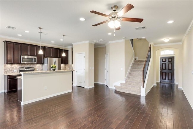 Building Photo - 13400 Briarwick Dr