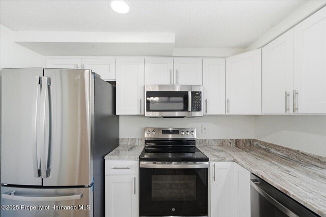 Building Photo - 7527 Hatteras Dr