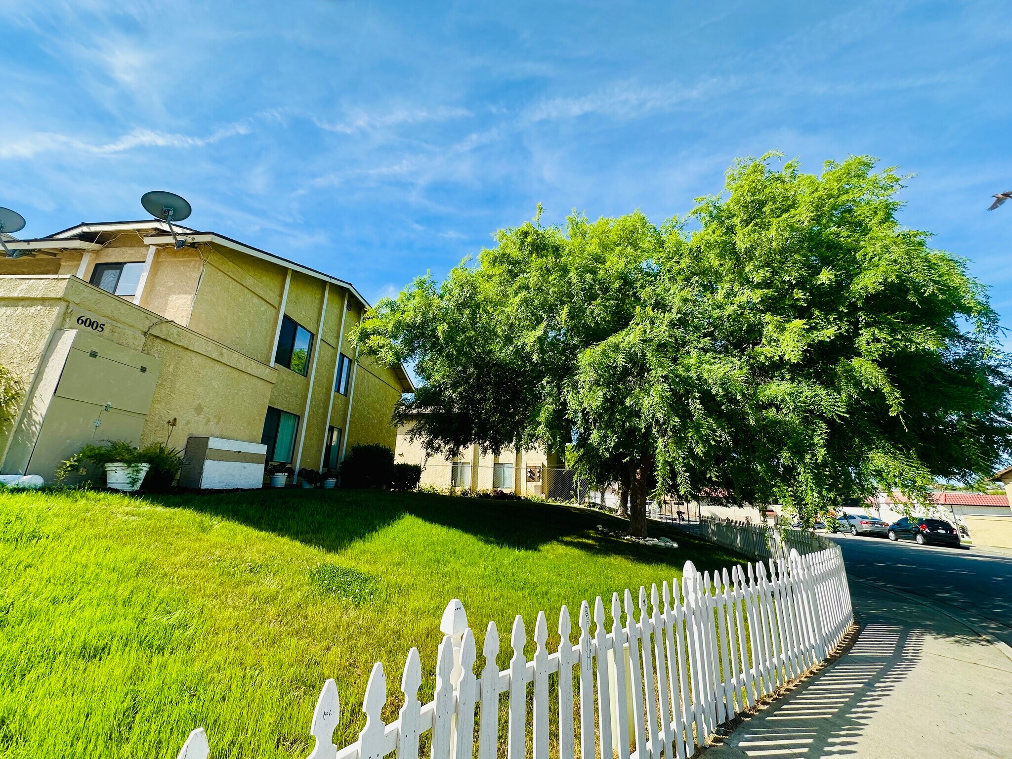 Building Photo - 6005 Hill Dale Ct