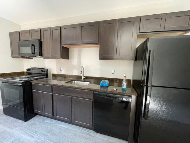 Building Photo - 1017 W Hamilton St