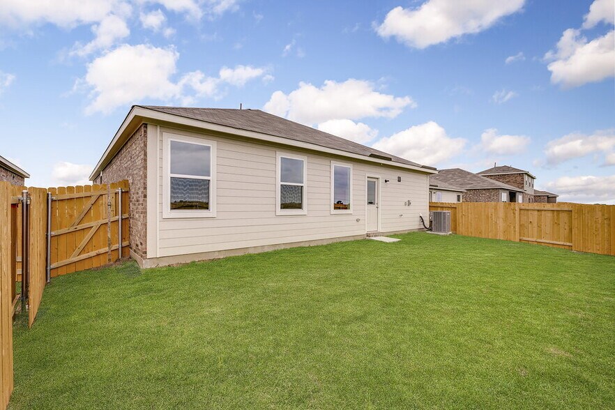 Building Photo - 214 Julian Davis Dr