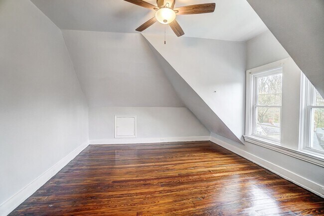 Building Photo - Three Bedroom in Cincinnati!