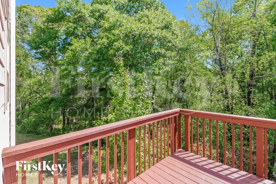 Building Photo - 659 Independence Ave