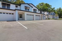 Building Photo - 45 SE 15th Terrace