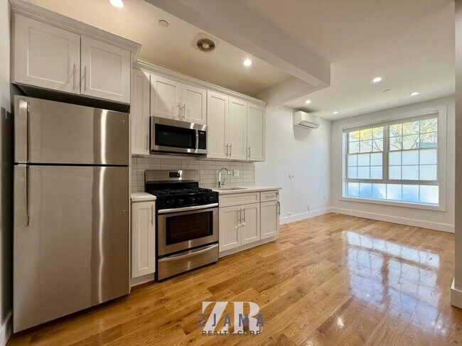 Primary Photo - 1 bedroom in Brooklyn NY 11233
