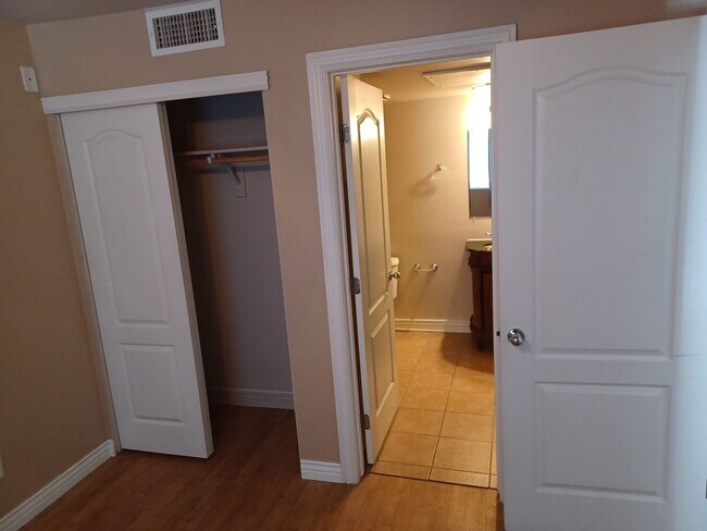 Building Photo - 3200 S Litzler Dr