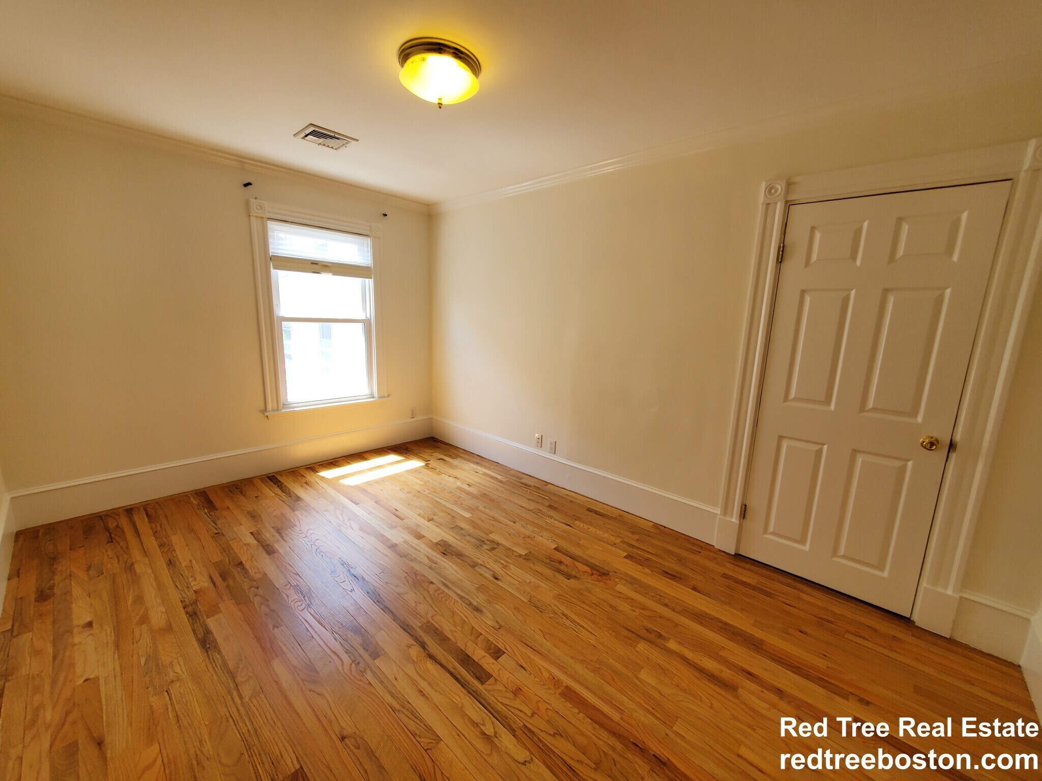 Building Photo - 8 White Ave